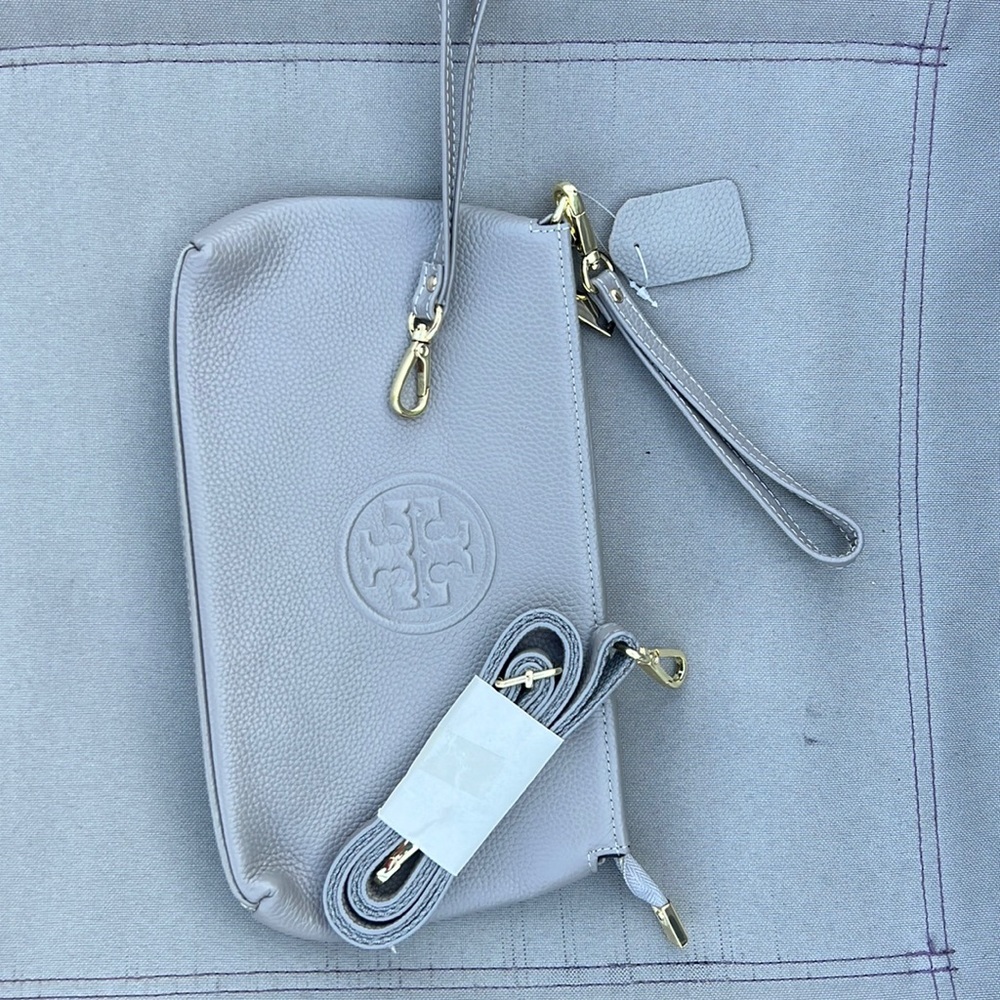 Tory Burch Clutch gray in great shape